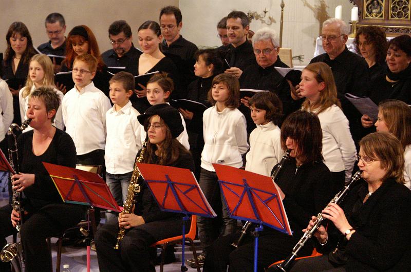 16-12 Distroff Enfants chantent Noel 018.jpg
